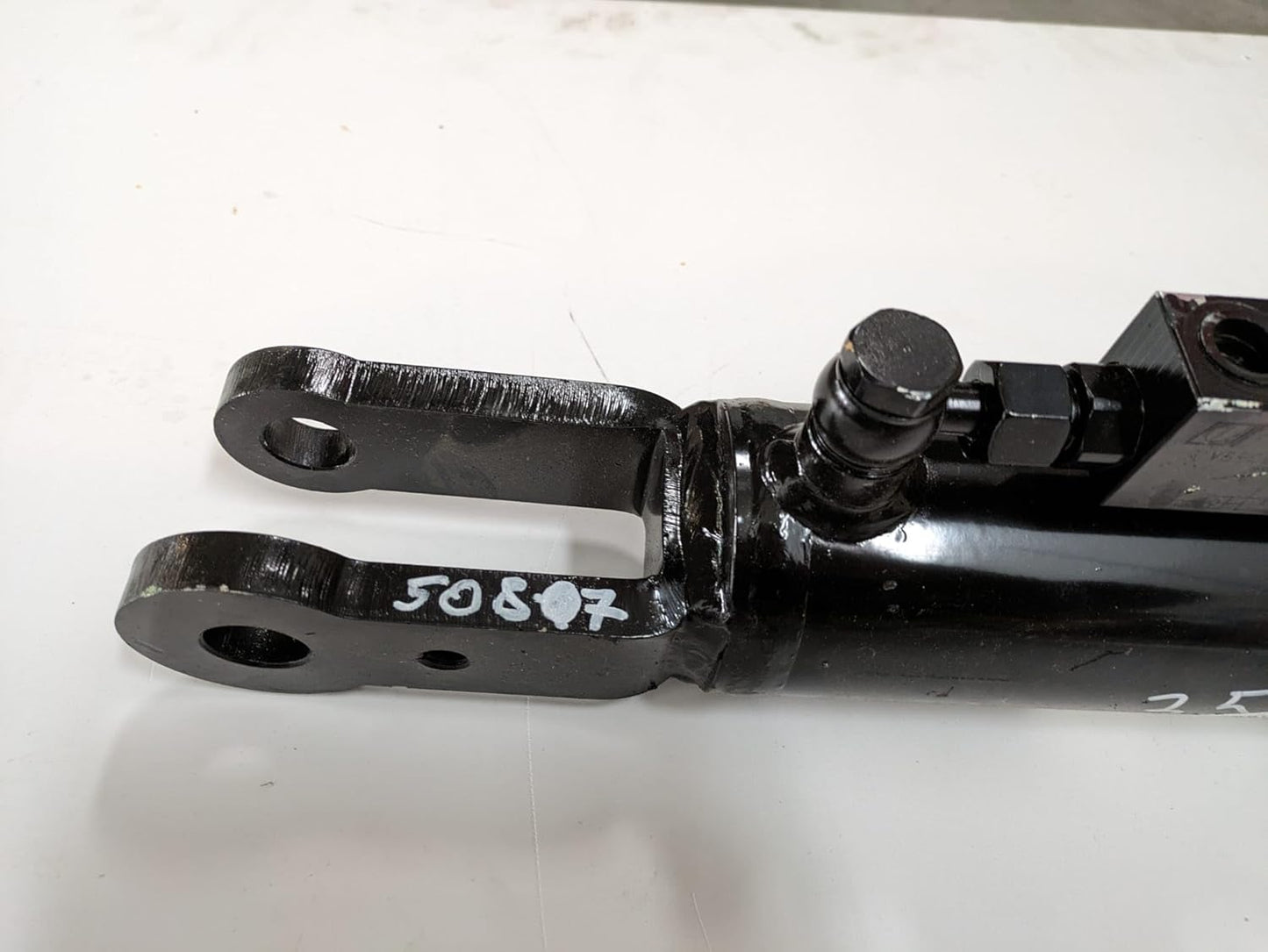 50807 braccio lat.idr. 550x70x35